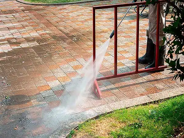 Driveway & Concrete Pressure Washing in Memphis